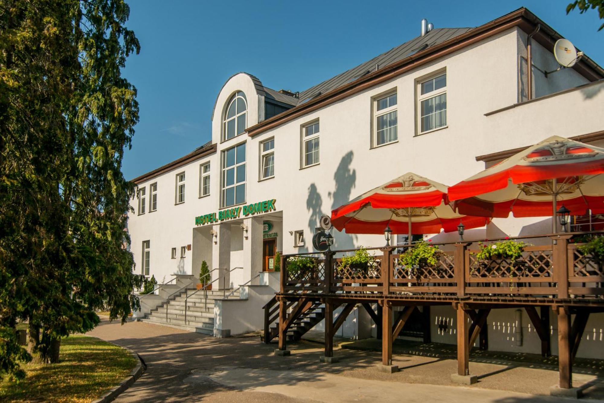 Hotel Bialy Domek วัลช์ซ ภายนอก รูปภาพ