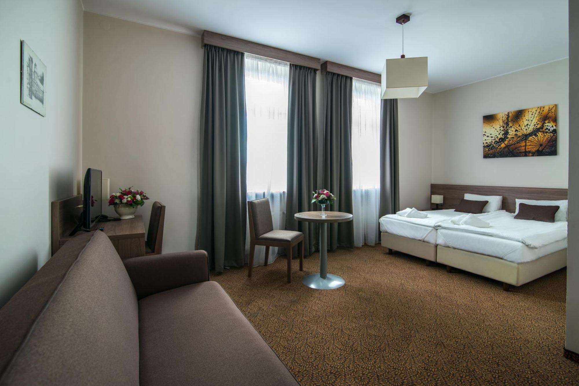 Hotel Bialy Domek วัลช์ซ ภายนอก รูปภาพ